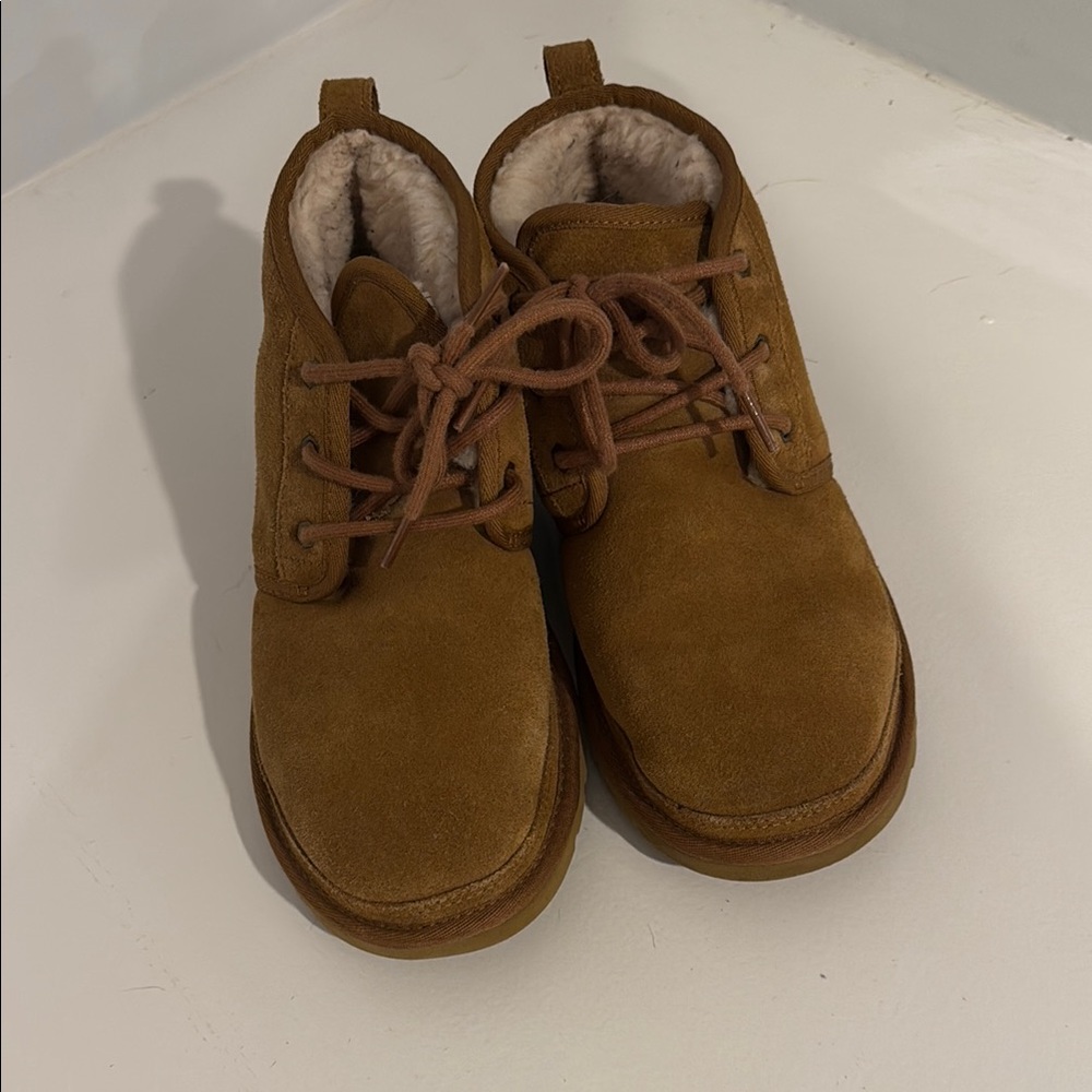 Ugg Neumel - image 2